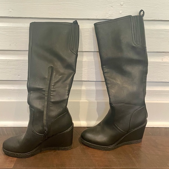 Zodiac Black Wedge Boots - Picture 5 of 5